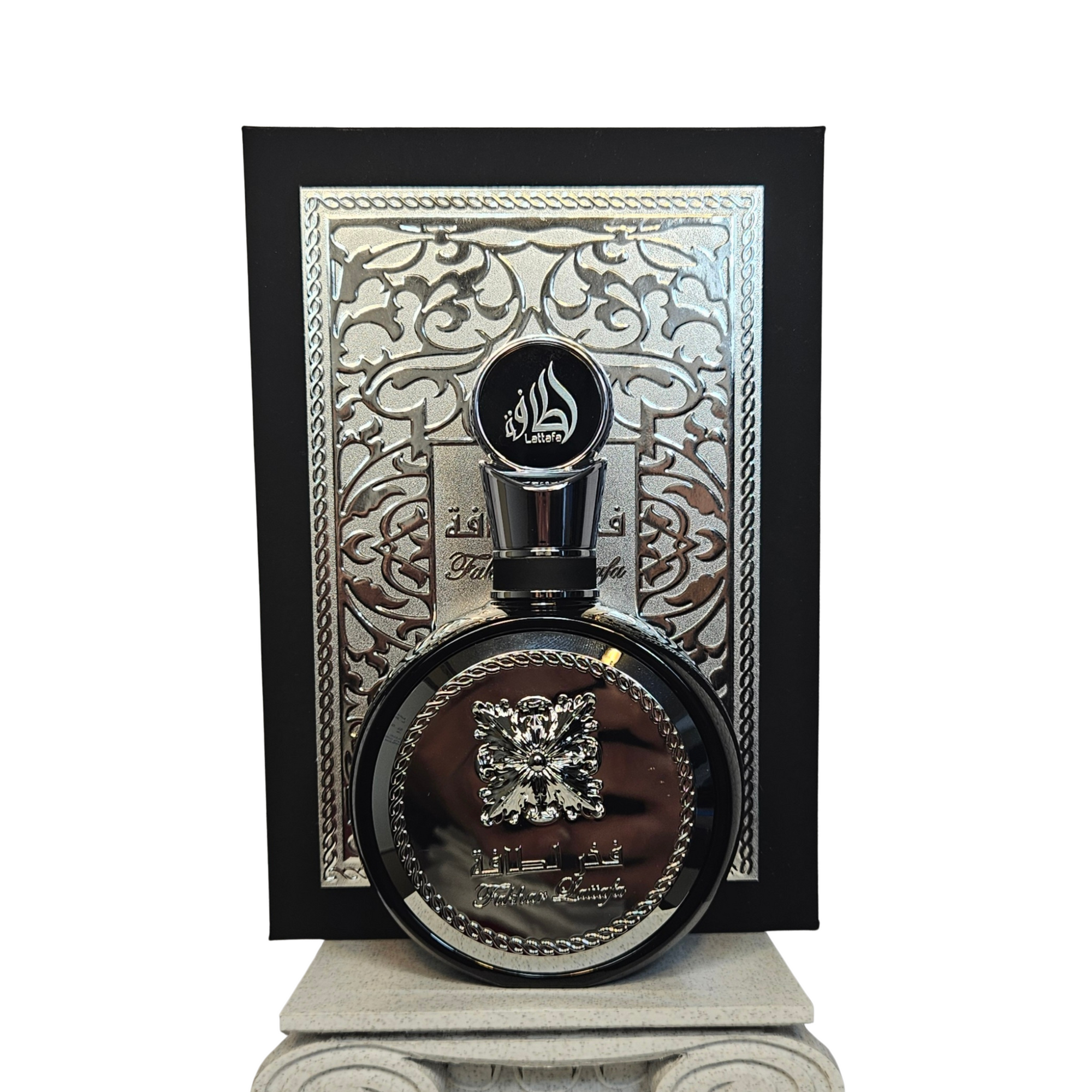 Fakhar Lattafa Extrait eau de parfum 100 ml perfume box and bottle on white background