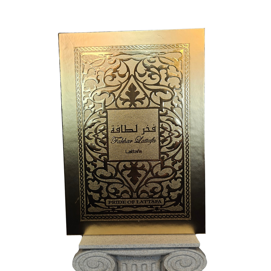 Fakhar Lattafa Extrait eau de parfum 100 ml perfume box on white background